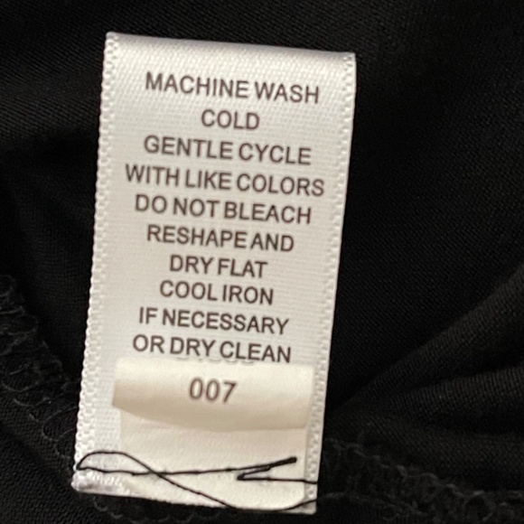 Cable and Gauge V-Neck Short Cap Sleeve Asymmetrical Black Tee Size Large - Picture 15 of 16